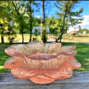 Vintage Dorothy Thorpe Pink flower Frosted Resin Lucite MCM Fruit Bowl 11x5